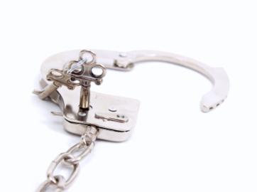 iStockOpenHandcuff-362x270